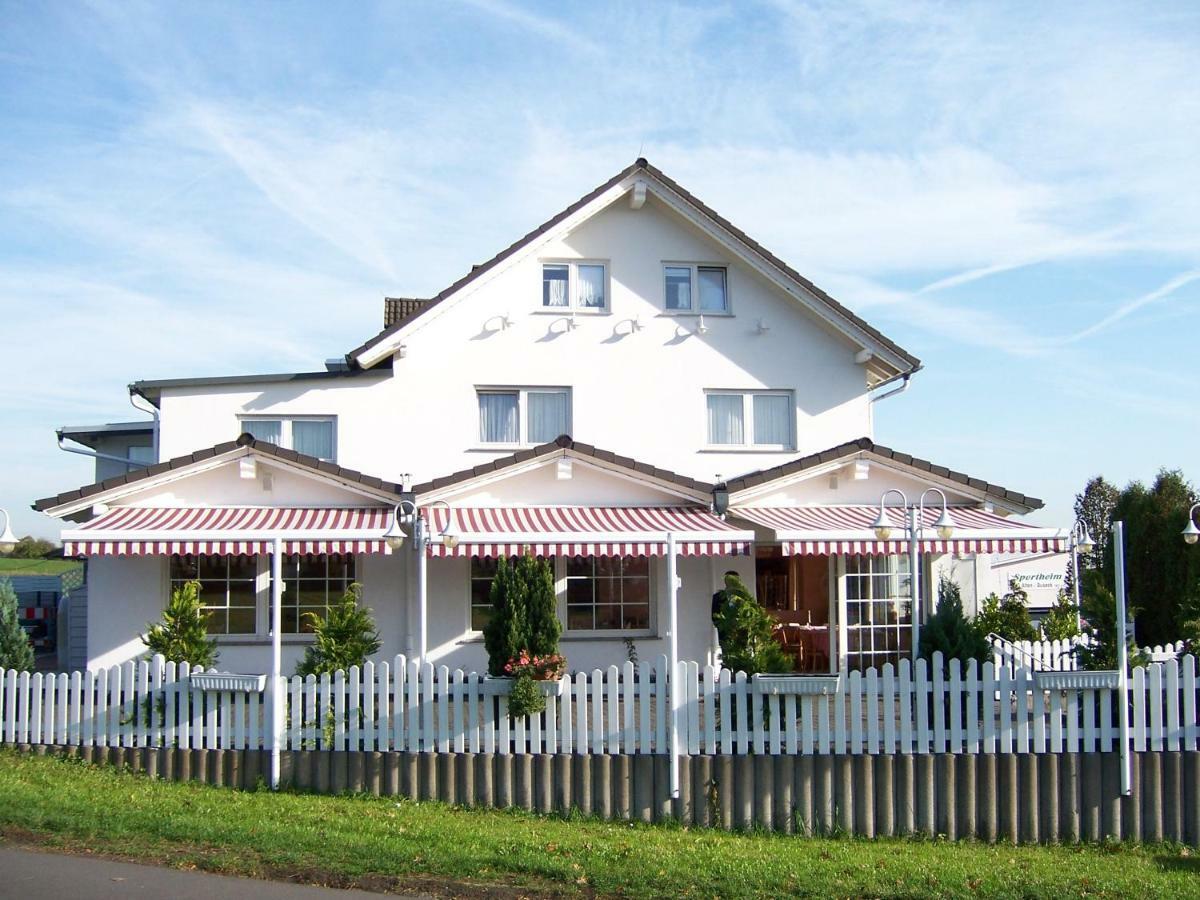 Hotel am Kirschberg Alten Buseck Exterior foto